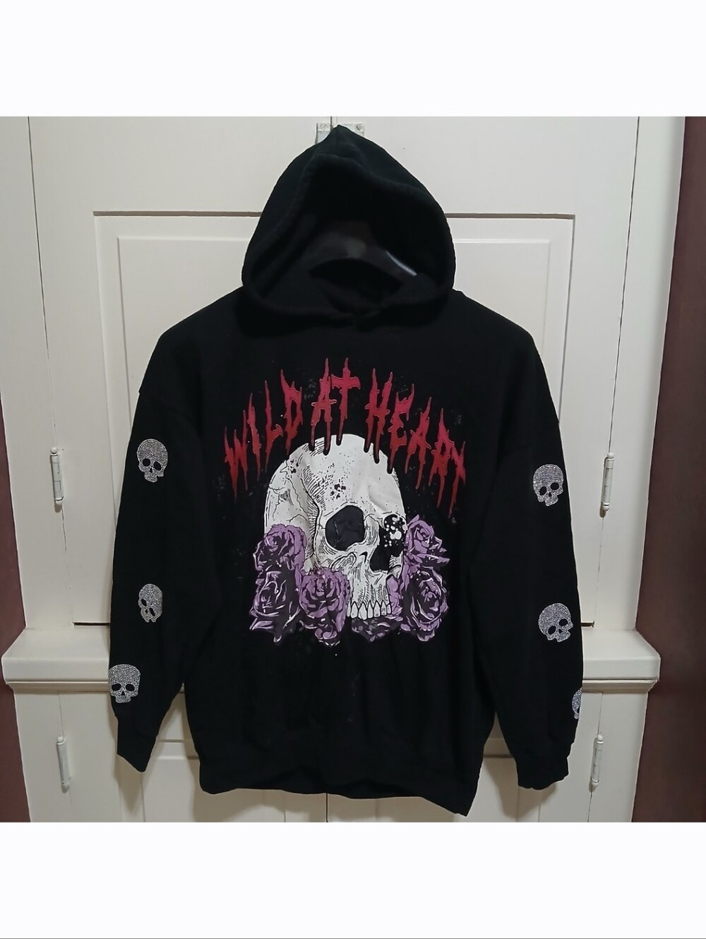 No Boundaries Wild at Heart Black Y2K Inspired Women’s Hoodie Skulls Size L